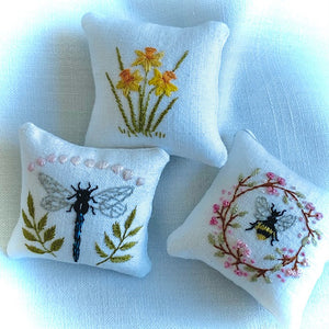 Mini Floral Pincushion Set