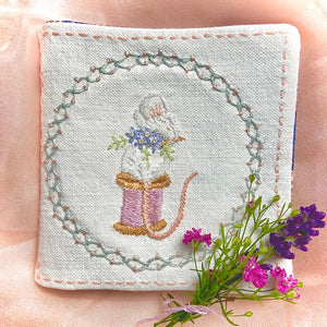 Bobbin Mouse Needlebook