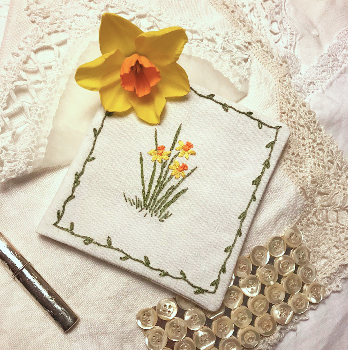 Daffodil Needlecase Kit